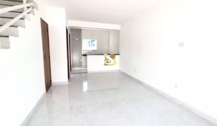 Casa com 2 quartos à venda na Bromélia, 30, Condado de Maricá, Maricá por R$ 315.000