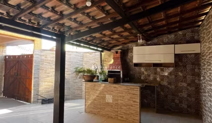 Casa em condomínio fechado com 3 quartos à venda na Guilherme Aguiar, 73, Colubande, São Gonçalo por R$ 350.000