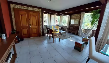 Casa em condomínio fechado com 4 quartos à venda na Rua Doutor Jurandy Cerqueira, 455, Vila Progresso, Niterói por R$ 900.000