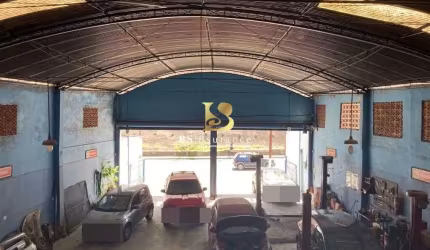 Barracão / Galpão / Depósito para alugar na Rua Noronha Torrezão, 466, Santa Rosa, Niterói por R$ 9.000