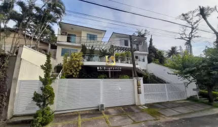 Casa com 3 quartos à venda na Leonardo da Vinci, 261, Vila Progresso, Niterói por R$ 770.000