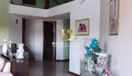 Casa em condomínio fechado com 3 quartos à venda na Washignton Luís, 520, Sapê, Niterói por R$ 750.000