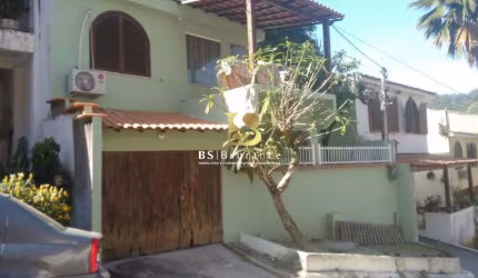 Casa em condomínio fechado com 4 quartos à venda na Rua Riodades, 407, Fonseca, Niterói por R$ 490.000
