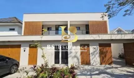 Casa em condomínio fechado com 6 quartos à venda na Rua Pio Borges de Castro, 780, Barra da Tijuca, Rio de Janeiro por R$ 3.300.000
