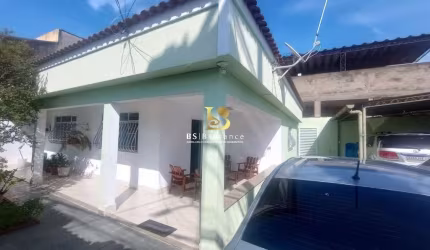 Casa com 3 quartos à venda na Pastor Waldemar Zarro, 403, Nova Cidade, São Gonçalo por R$ 450.000