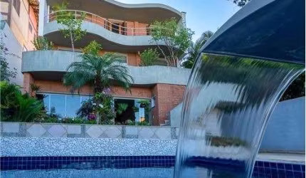 Casa tipo para venda com 4 quartos, sendo 2 suítes, 435m²