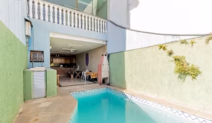 Sobrado para venda com 4 quartos, sendo 2 suítes, 385m²