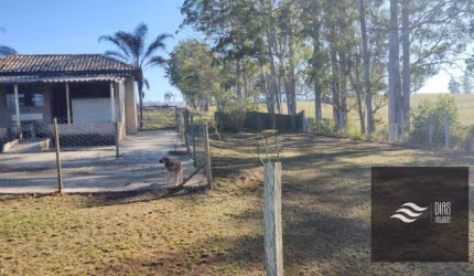 Chácara com 3 dormitórios à venda, 2400 m² por R$ 900.000,00 - Centro - Bragança Paulista/SP