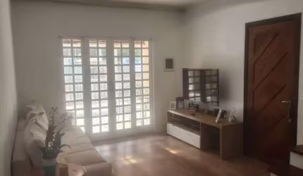Sensacional casa tipo para venda com 4 quartos, sendo 1 suíte, 180m²