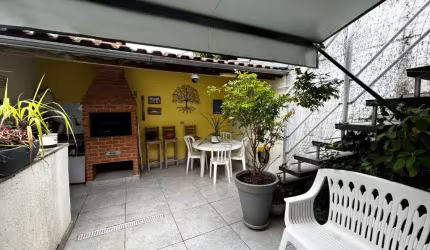 Funcional sobrado para venda com 3 quartos, sendo 3 suítes, 203m²