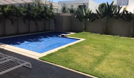 Casa Estilo Sobrado Condomínio Villa dos Ipês