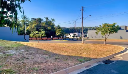 Terreno à venda no Village Moutonnée, Salto  por R$ 340.000