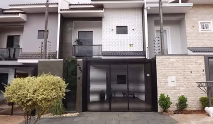 VENDE-SE LINDO SOBRADO.