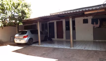 VENDE-SE CASA JD BATEL MARINGÁ