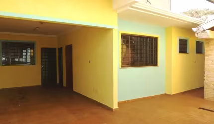 VENDE-SE CASA VILA MORANGUEIRA PRÓX. SANEPAR
