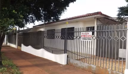 ALUGA-SE CASA JD ALVORADA AO LADO DO CENTRO ESPORTIVO