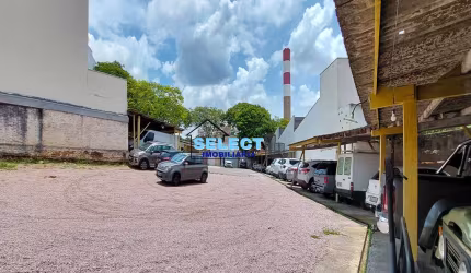 Terreno comercial no centro de Valinhos com 1.500m2. Excelente para um mall, farmácia, supermercado, banco, estacionamento, padaria