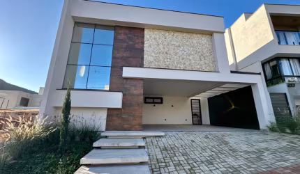 Casa Exclusiva no Condomínio Estrela Alta – Luxo, Conforto e Vista Privilegiada!