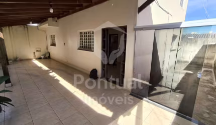Casa com 3 dormitórios para locação, Carajás, UBERLANDIA - MG