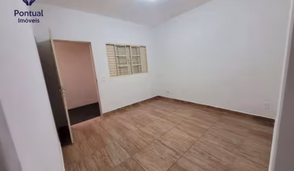 Casa para aluguel, 2 quartos, 1 vaga, Santa Mônica - Uberlândia MG