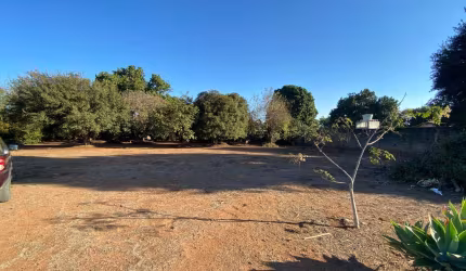TERRENO À VENDA NO PARQUE DAS BANDEIRAS