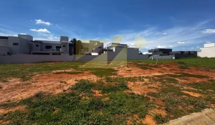 TERRENO À VENDA NO CONDOMÍNIO DONA LUCILLA