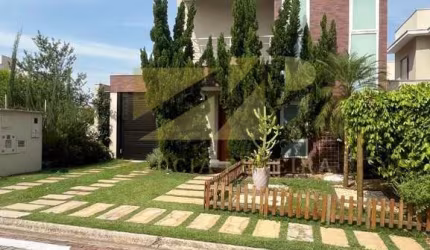 SOBRADO À VENDA NO CONDOMÍNIO MAISON BLANCHE