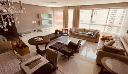 Vendo Apartamento três quartos, duas suítes,laser completo, amplamente reformado na rua 48!