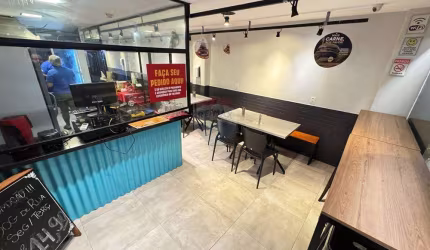 Passo Ponto | Hot Dog + Hamburgueria, com 13 anos de funcionamento