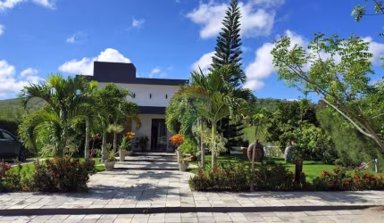 Vendo Casa em Condomínio de Alto Padrão em Gravatá com 6 suítes  - 300m²  - Porteira Fechada