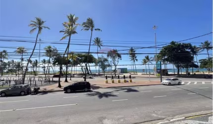 Alugo apartamento mobiliado na av Boa Viagem 3 quartos.