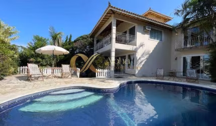 Casa com 7 quartos na Ferradura, Armação dos Búzios - RJ.