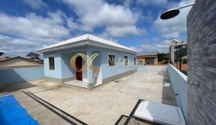 Casa com 2 quartos à venda em São Pedro da Aldeia - RJ.