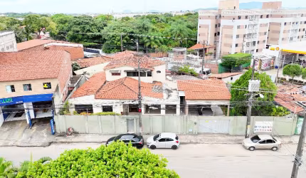 Casa com 10 quartos ideal para empresas com 640 m2 no bairro Messejana - Fortaleza - CE