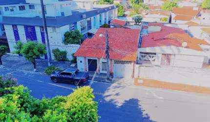 Casa solta com 297 m2 , 3 quartos no bairro Joaquim Tavora - Fortaleza - CE