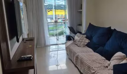 Apartamento Térreo Reformado de 2 Quartos em Campo Grande