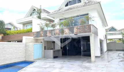Casa Duplex para Venda de 3 Quartos no Recreio com 264 m²