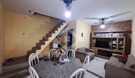 Casa Triplex de Vila em Bento Ribeiro