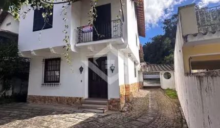 Casa Ampla e Sofisticada na Rua Saldanha Marinho, Castelânea, Petrópolis