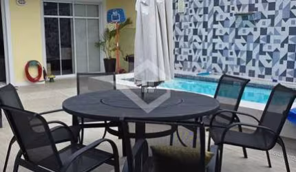 Casa Triplex Mobiliada no Jardins de Monet - 224m², Piscina Aquecida