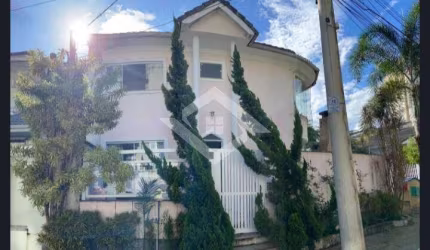 Casa duplex  em condomínio  com piscina  privativa  ,linda arquitetura