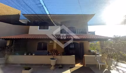 Casa dúplex na pedra de Guarariba