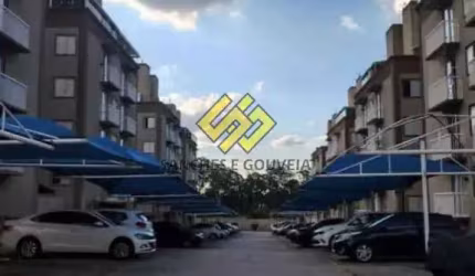 ALUGA-SE APARTAMENTO COM VARANDA NA VILA COSMOPOLITA