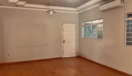 Casa à venda - Jardim Derminio, Franca/SP