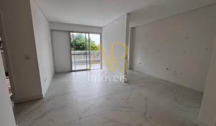 Apartamento à venda com 02 dormitórios, sendo 2 suítes + lavabo no Estreito