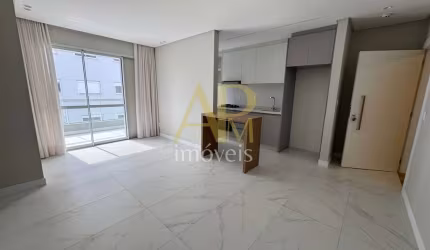 Apartamento à venda c/ 2 dormitórios, sendo 1 suítes no Estreito- Mobiliado