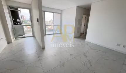 Apartamento à venda com 02 dormitórios, sendo 01 suíte no bairro Estreito.
