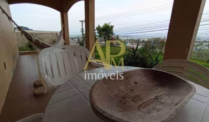 Casa térrea à venda: 4 dorm (1 suíte), 650m², Vista Mar livre em Biguaçu