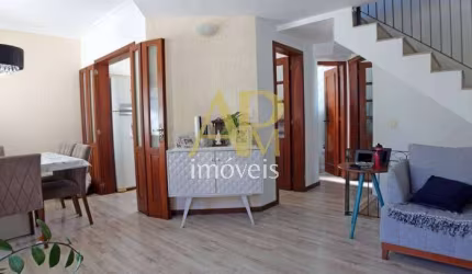 Casa Triplex c/ 04 dorm. e dependência no Bairro Estreito em Florianópolis!