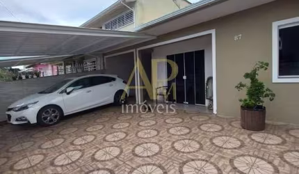 Casa a venda com 2 dormitórios e sozinha no terreno, no Madri- Palhoça